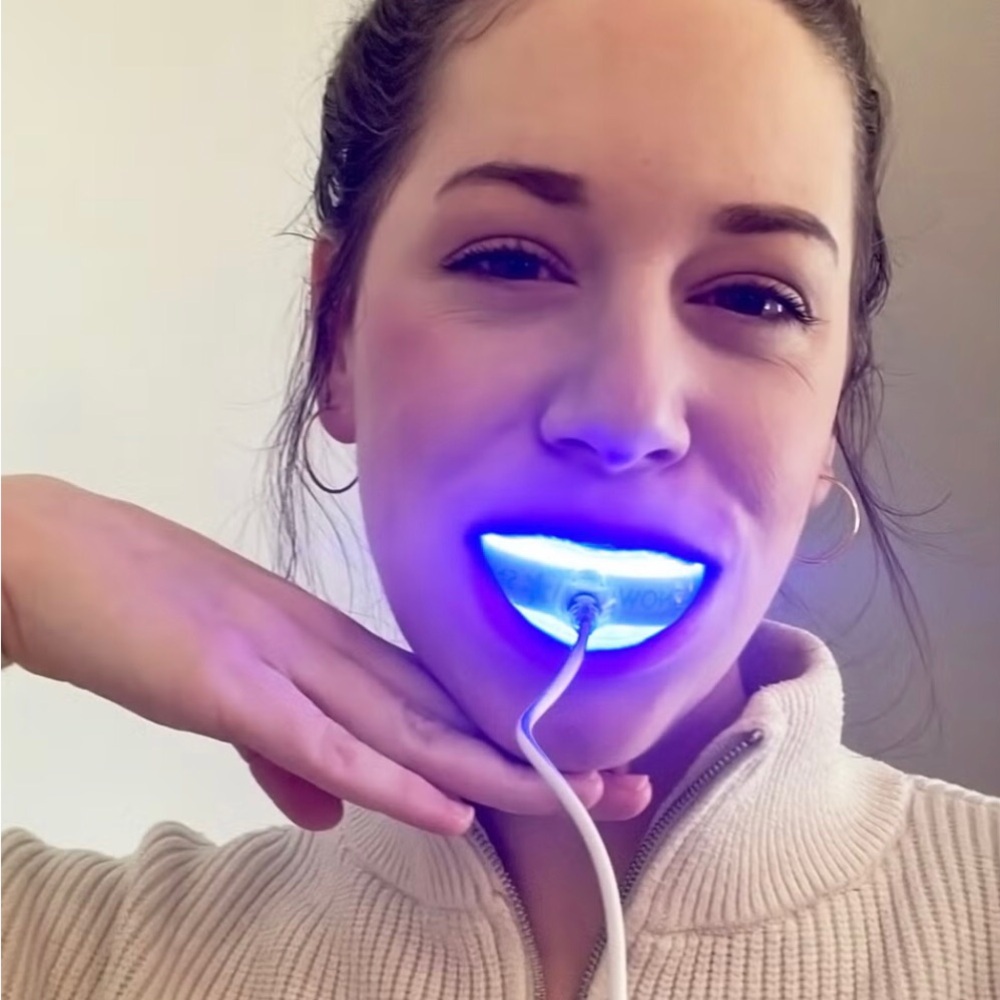 SNOW Teeth Whitening Kit - Picture 4 of 8